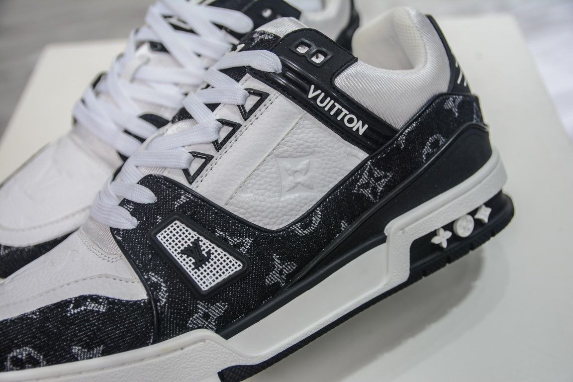 LV Trainer - Black/White