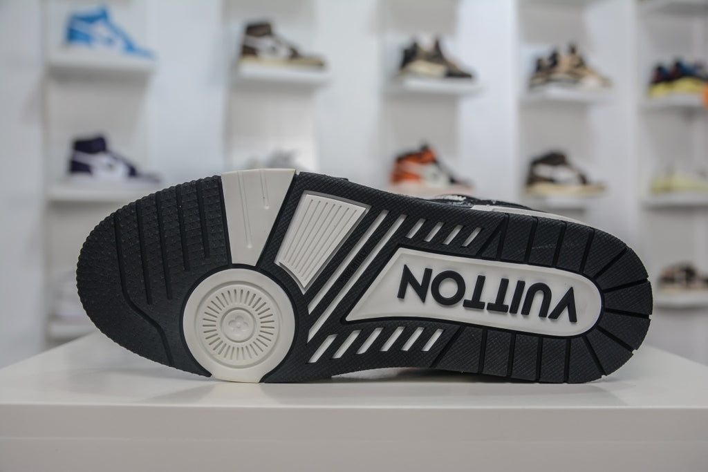 LV Trainer - Black/White