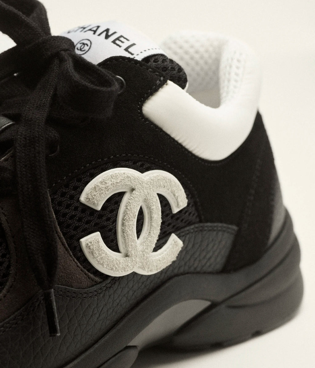 Chanel Mesh, Suede Calfskin & Grained Calfskin 
Black & White