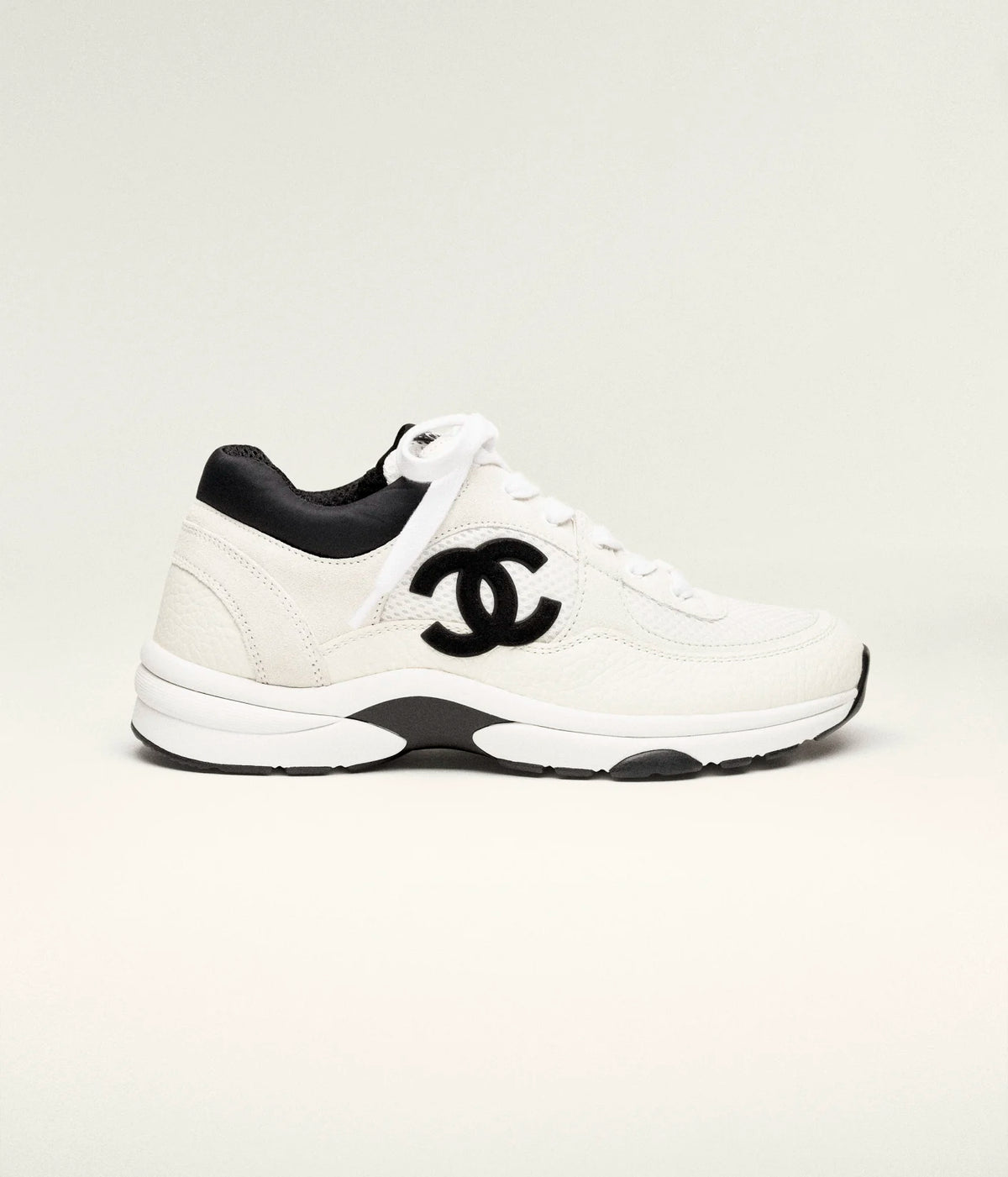 Chanel Mesh, Suede Calfskin & Grained Calfskin 
White & Black